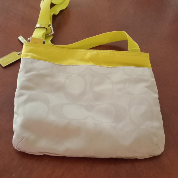 Coach crossbody - Picture 3 of 8